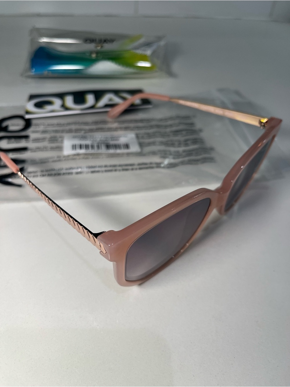 QUAY Coffee Run Mini - Pink frame / Brown Polarized lens Sunglasses- NWT - Picture 3 of 8